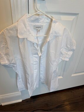 Banana Republic Classic White Collared Shirt